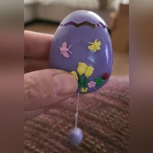 Vintage Purple Egg-Shaped Pull-String Chick Pop Out. Easter Pin